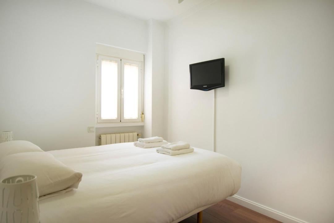 Calle De Coslada, 16 Madrid Exterior photo